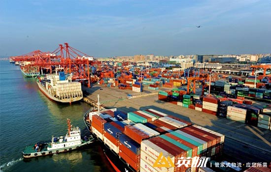 荷蘭人把塑料垃圾袋改造成了好玩的公園搖椅