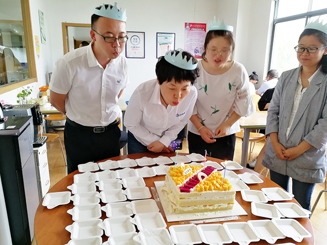 依斯倍環(huán)保2019年6月生日會(huì)