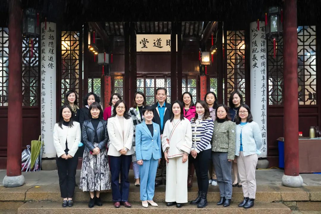 依斯倍董事長(zhǎng)常英女士參與園區(qū)女性人才創(chuàng)新賦能計(jì)劃首場(chǎng)沙龍活動(dòng)合影