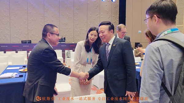 中國環(huán)境保護(hù)產(chǎn)業(yè)協(xié)會會長郭承站先生和依斯倍環(huán)保研發(fā)總監(jiān)劉方榮也提出了更快更多的引進(jìn)德國、荷蘭以及歐洲先進(jìn)的技術(shù)和裝備，在國內(nèi)落地推廣的要求。